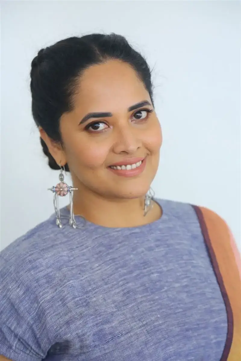 TELUGU ACTRESS ANASUYA BHARADWAJ AT LATEST MOVIE INTERVIEW 21